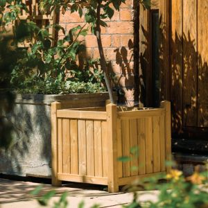 Rowlinson Square Planter