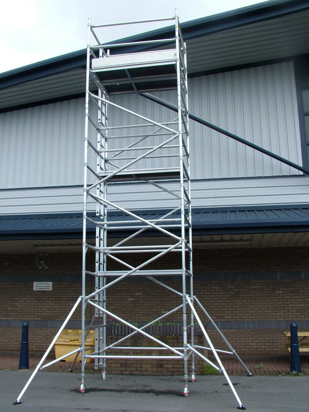 Lyte HiLyte500 Single Width Tower System 1.8mx0.85m - 8.2m Price Comparisons | Compare The Build