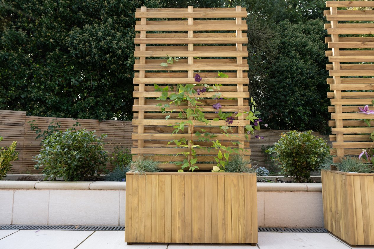 Living Screen Planter FSC® certified | Compare The Build